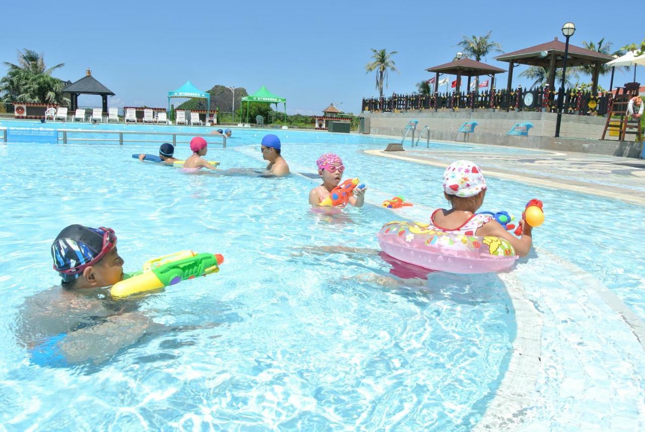 Howard Beach Resort קנטינג מראה חיצוני תמונה Children playing in a swimming pool
