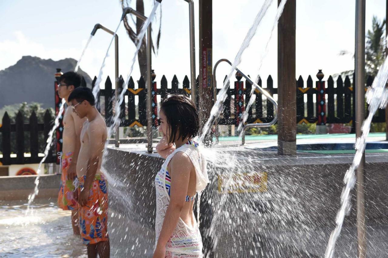 Howard Beach Resort קנטינג מראה חיצוני תמונה A shower at a water park